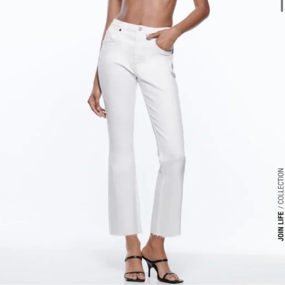 Zara women cropped jeans. White. US size 6.